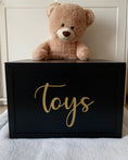 Load image into Gallery viewer, Speelgoedkist met naam - Toybox with name - L 60x40x40 cm
